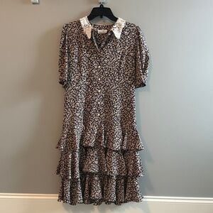 Chic Black Floral Midi Dress with Lace Collar